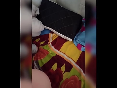 ❤️ Nire gelakidea etxean bakarrik geratzen da, bere senarra oporretara joaten delako eta nik izorratzeko eta ipurdia esnez betetzeko aprobetxatzen dut Sexua %eu.stroybassein.ruan ❌