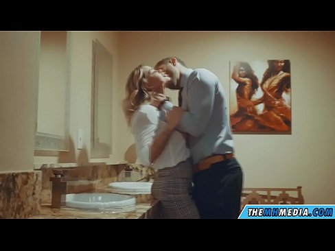 ❤️ Ilehoria busti batek komun publiko batean seduzitzen zaituenean Sexua %eu.stroybassein.ruan ❌